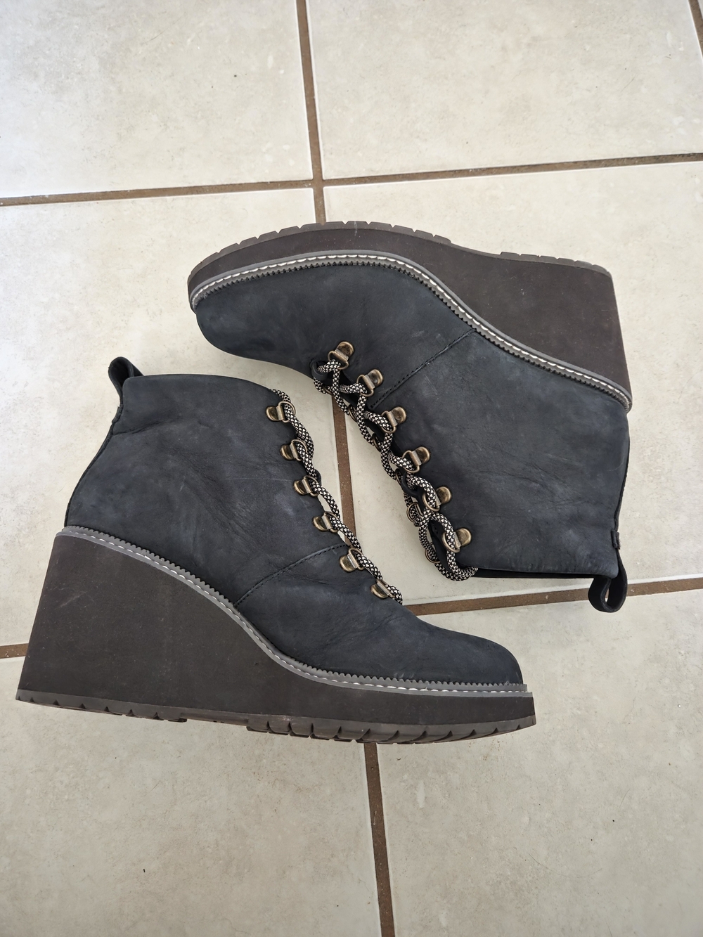 🩷 TOMS Women's Wedge Ankle Boots in Charcoal Gray